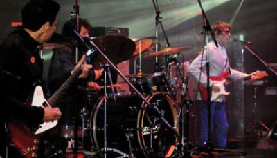 Ricardo Mollo, Sergio Verdinelli (un gigante en los drums) y L.A.S. Antes del final, en la madrugada del 5 de diciembre