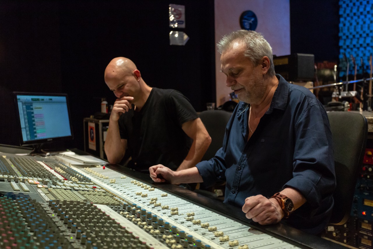 Facundo Rodríguez durante la grabación del nuevo álbum de David Lebon: Lebon& Co.